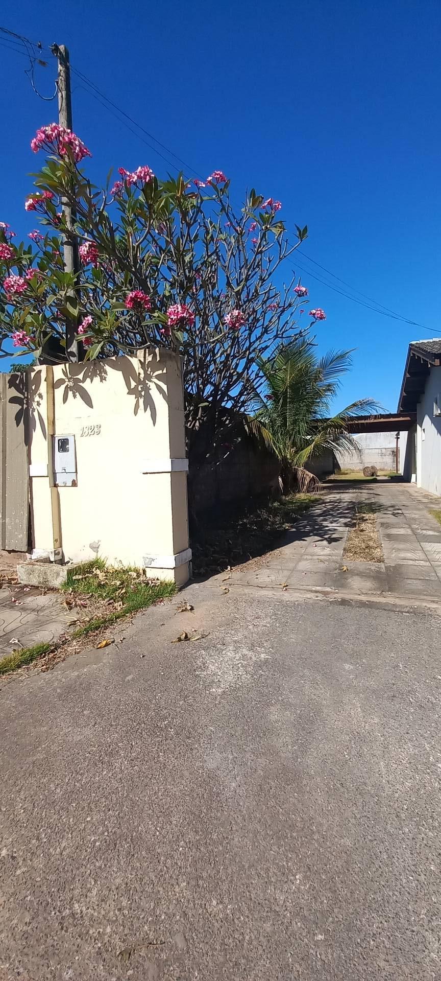 Casa à venda com 3 quartos, 600m² - Foto 1