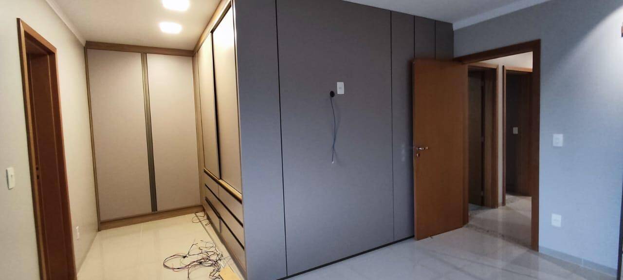 Apartamento à venda com 3 quartos, 136m² - Foto 3