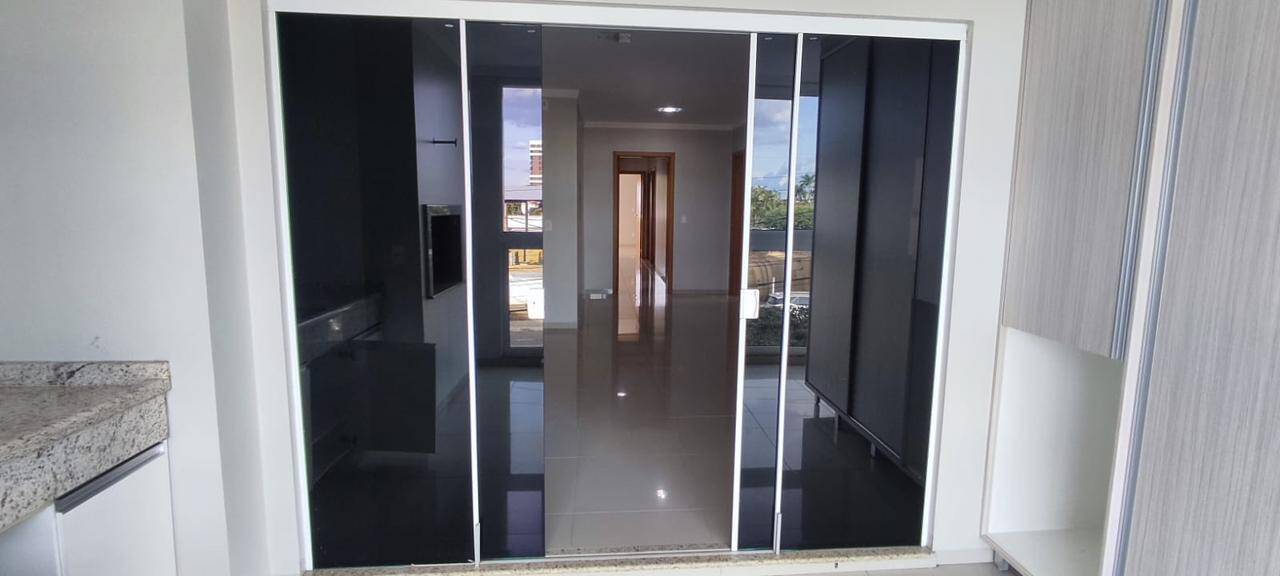 Apartamento à venda com 3 quartos, 136m² - Foto 1