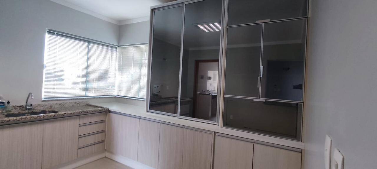 Apartamento à venda com 3 quartos, 136m² - Foto 9