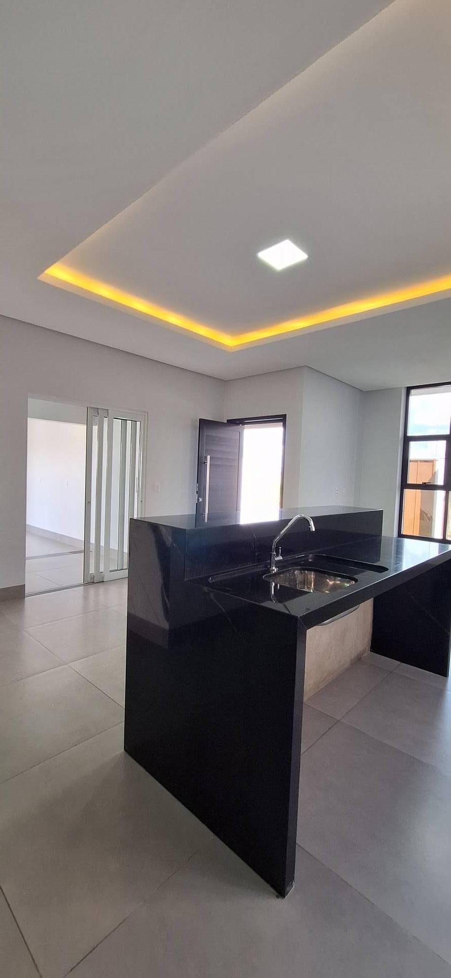 Casa à venda com 3 quartos, 325m² - Foto 14