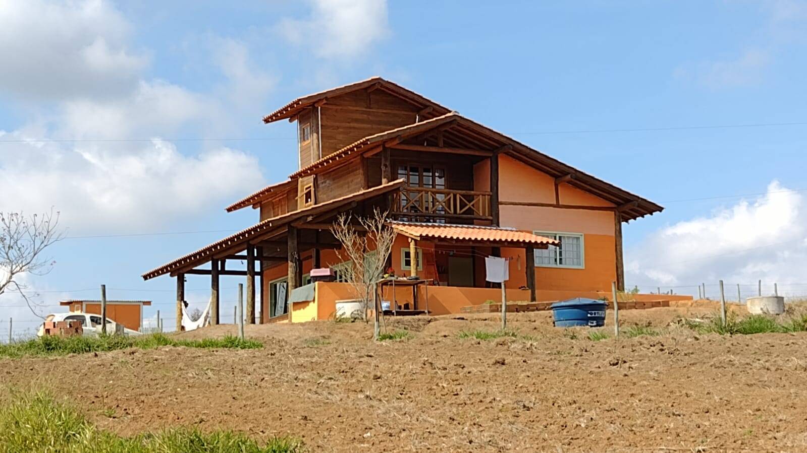 Fazenda à venda com 3 quartos, 2100m² - Foto 2