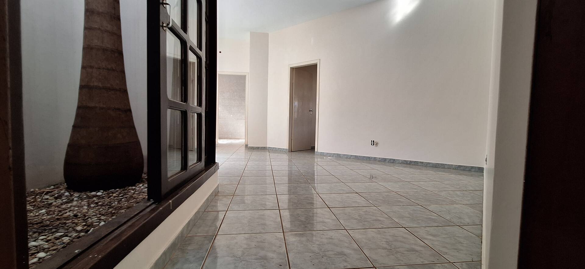 Casa para alugar com 4 quartos, 800m² - Foto 47