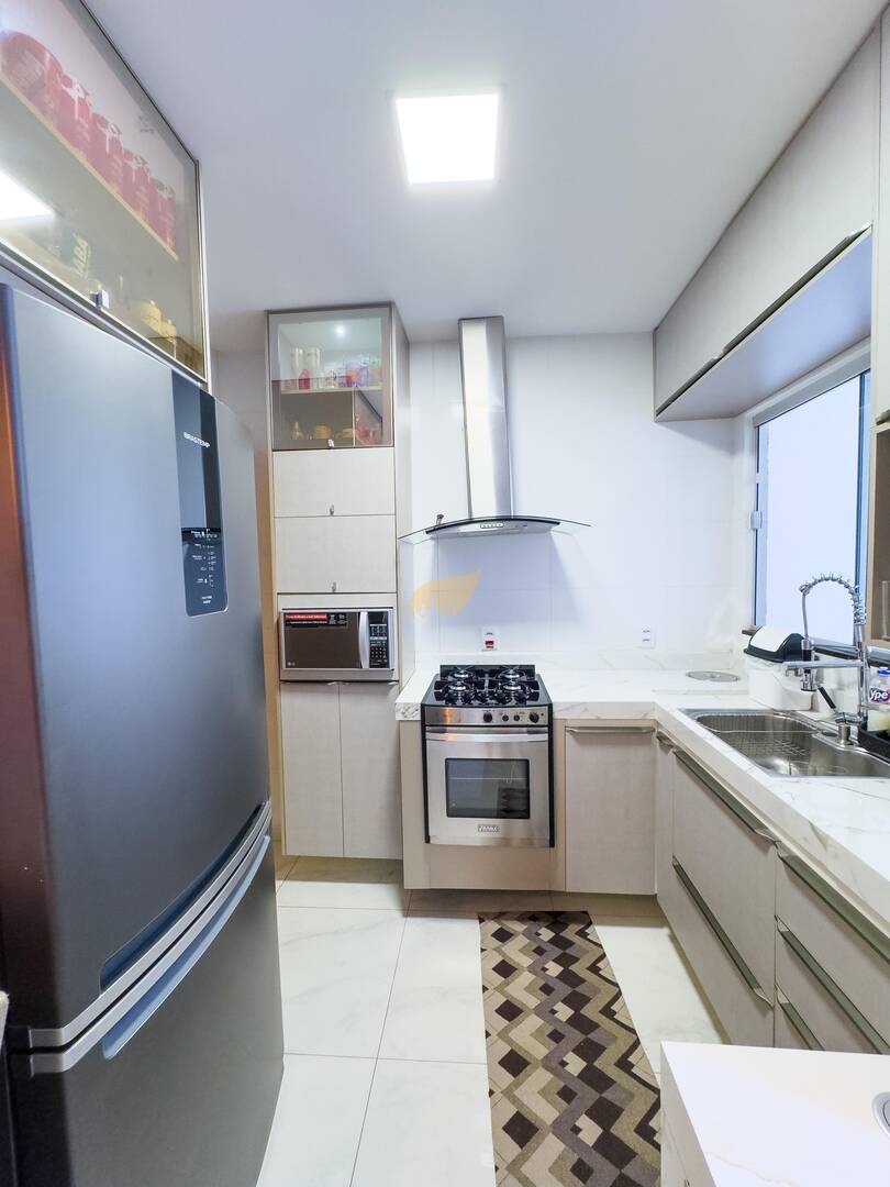 Casa à venda com 2 quartos, 180m² - Foto 1