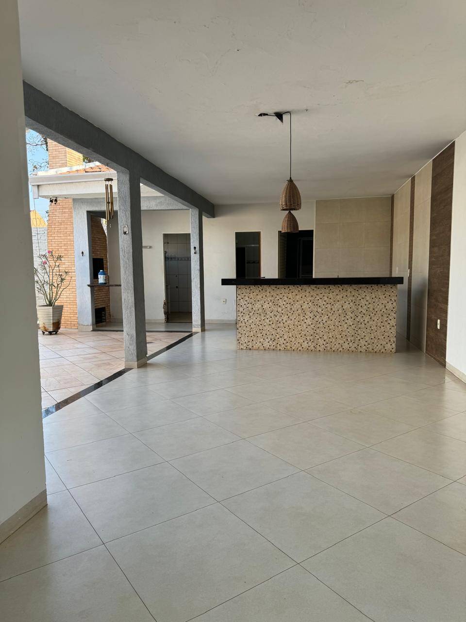 Casa à venda com 3 quartos, 307m² - Foto 2