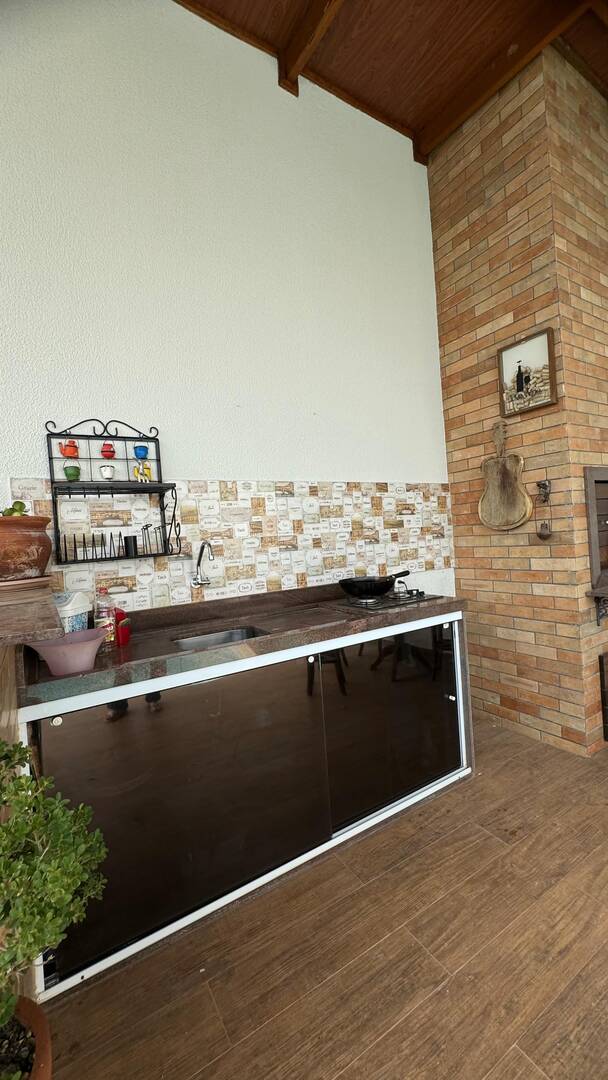 Casa à venda com 3 quartos, 239m² - Foto 3